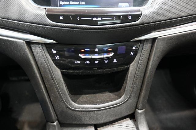 Used 2019 Cadillac XT5 Premium Luxury image 16