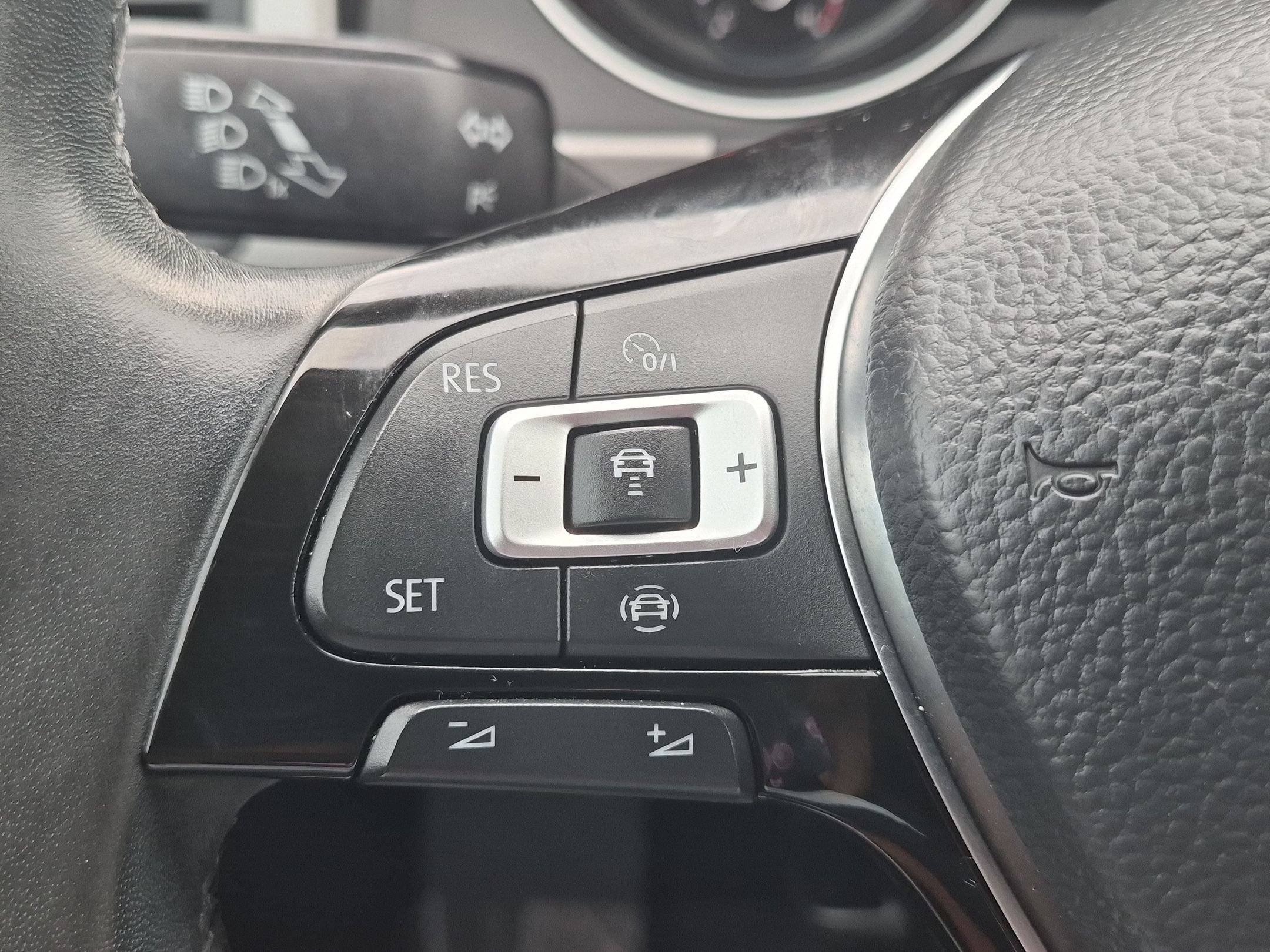 Used 2020 Volkswagen Atlas SE w/ Panoramic Sunroof Package AWD/4WD image 14