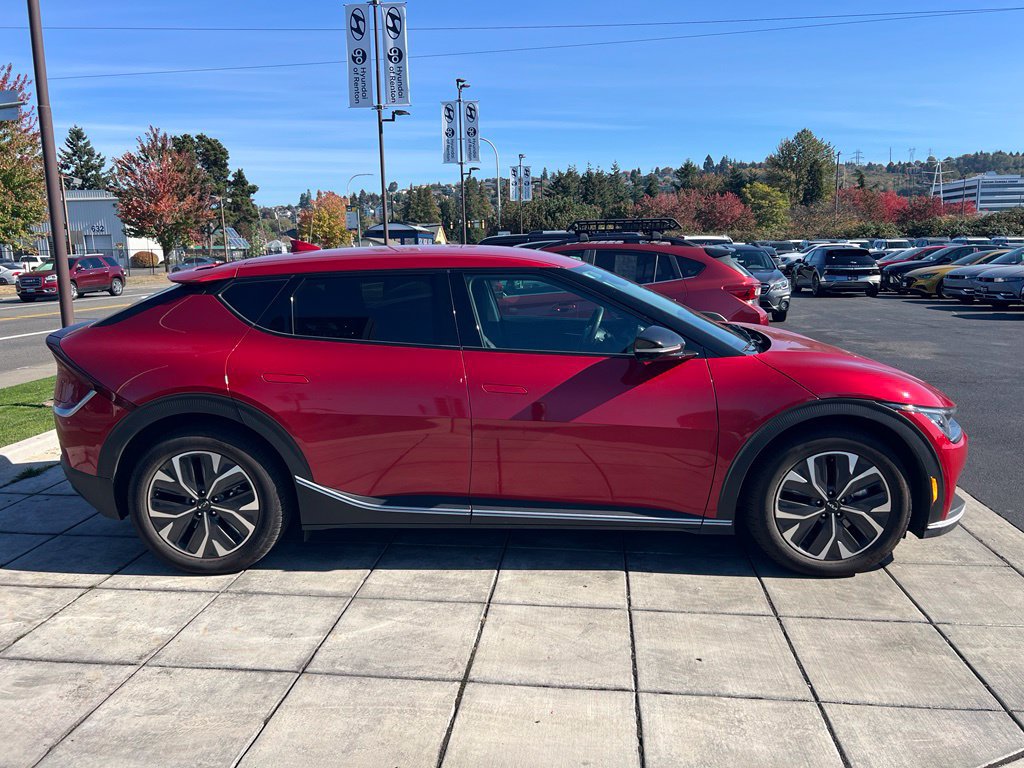 Used 2024 Kia EV6 Light AWD/4WD image 8