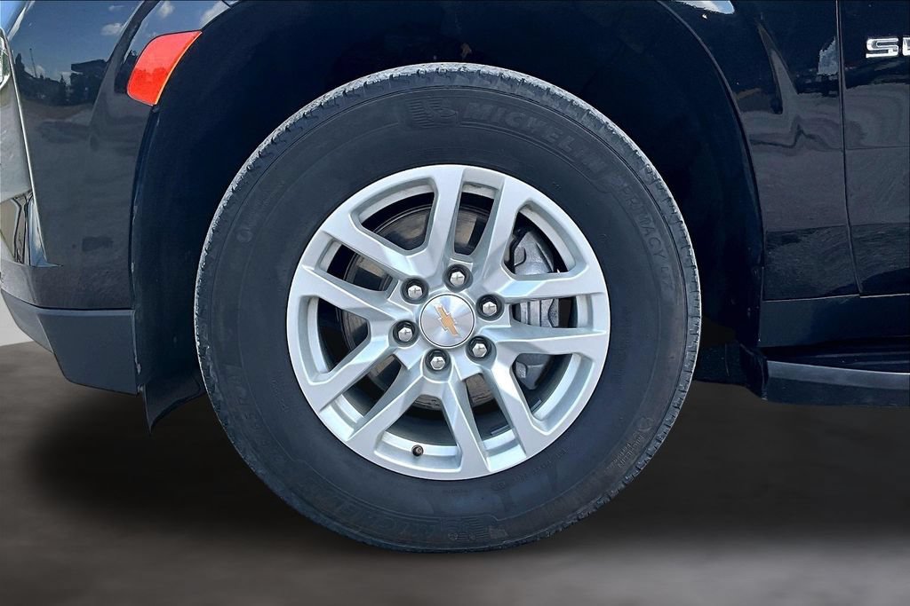 Used 2024 Chevrolet Suburban LT AWD/4WD image 32