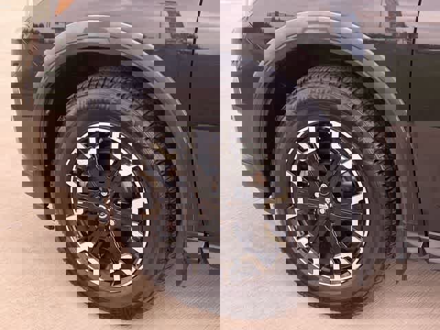 Used 2019 Nissan Pathfinder SL w/ Rock Creek Edition image 9