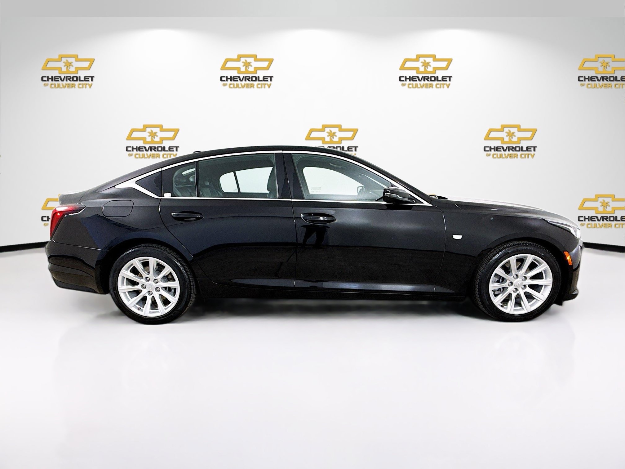 Used 2023 Cadillac CT5 Luxury w/ Cold Weather Package RWD image 9