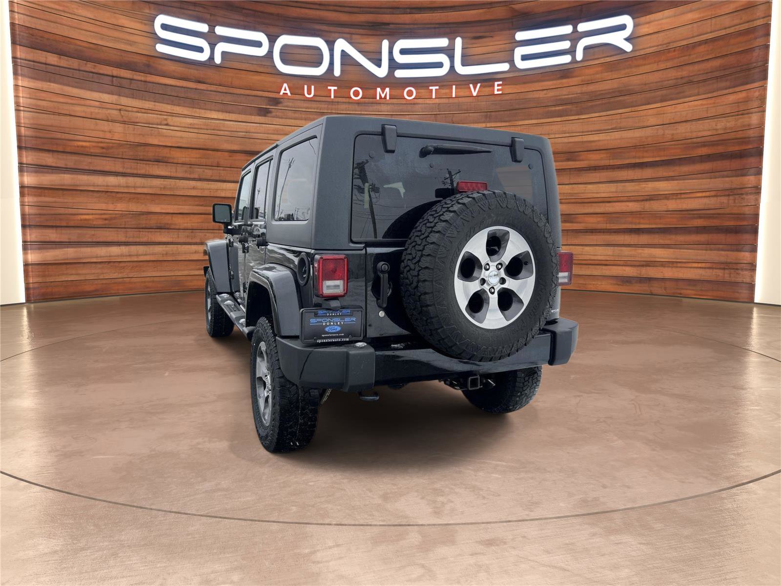 Used 2017 Jeep Wrangler Unlimited Sahara w/ Connectivity Group image 3