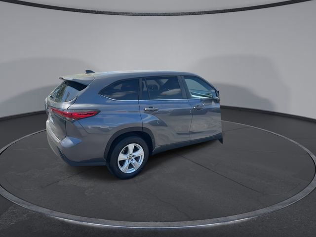 Used 2023 Toyota Highlander L image 16