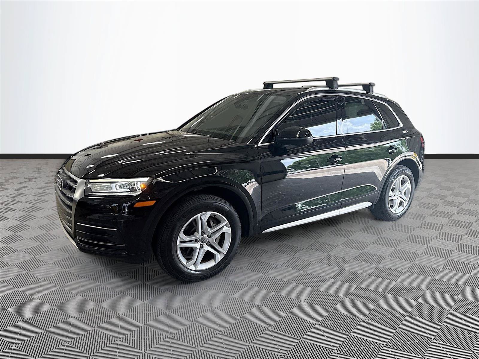 Used 2019 Audi Q5 2.0T Premium w/ Convenience Package AWD/4WD image 3