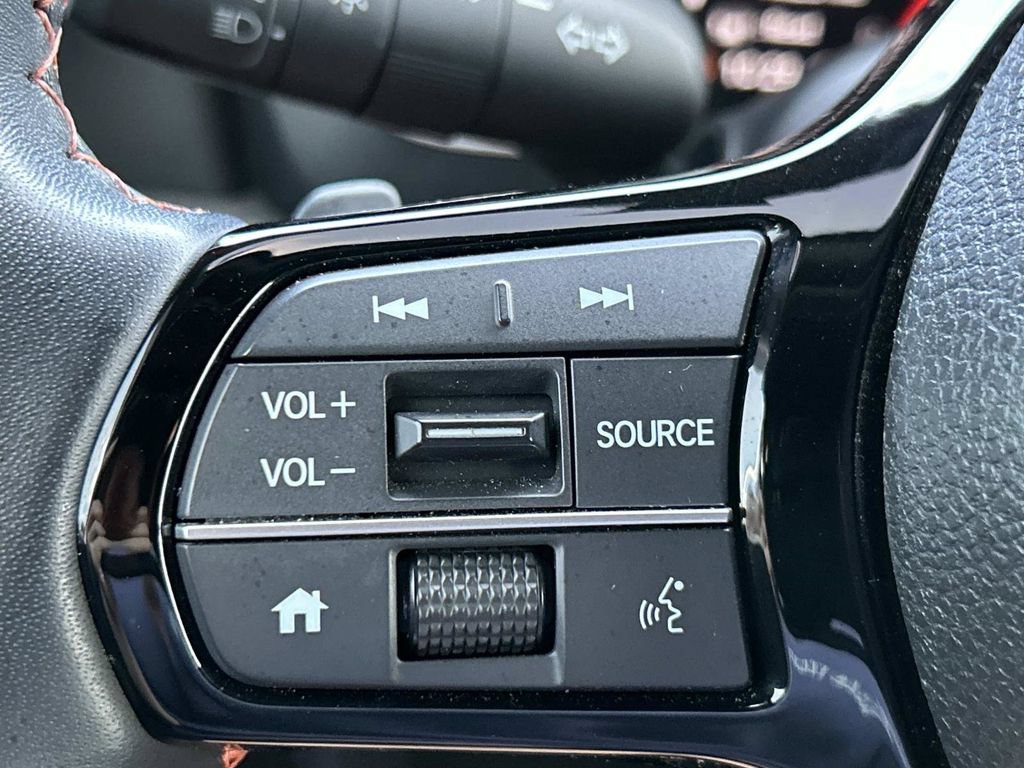 Used 2025 Honda Pilot Sport image 30
