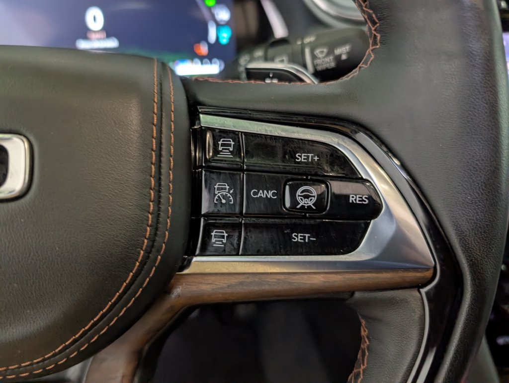 Used 2022 Jeep Grand Cherokee Summit AWD/4WD image 19