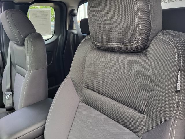 Used 2022 Nissan Frontier SV RWD image 18