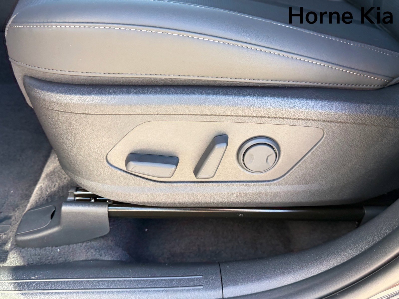 New 2026 Kia Sorento SX image 18