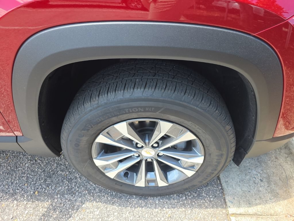Used 2025 Chevrolet Equinox LT w/ Convenience Package II FWD image 8