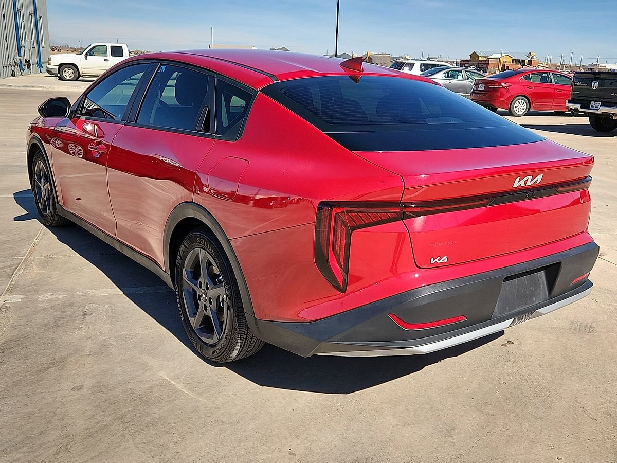 Used 2025 Kia K4 LXS image 2