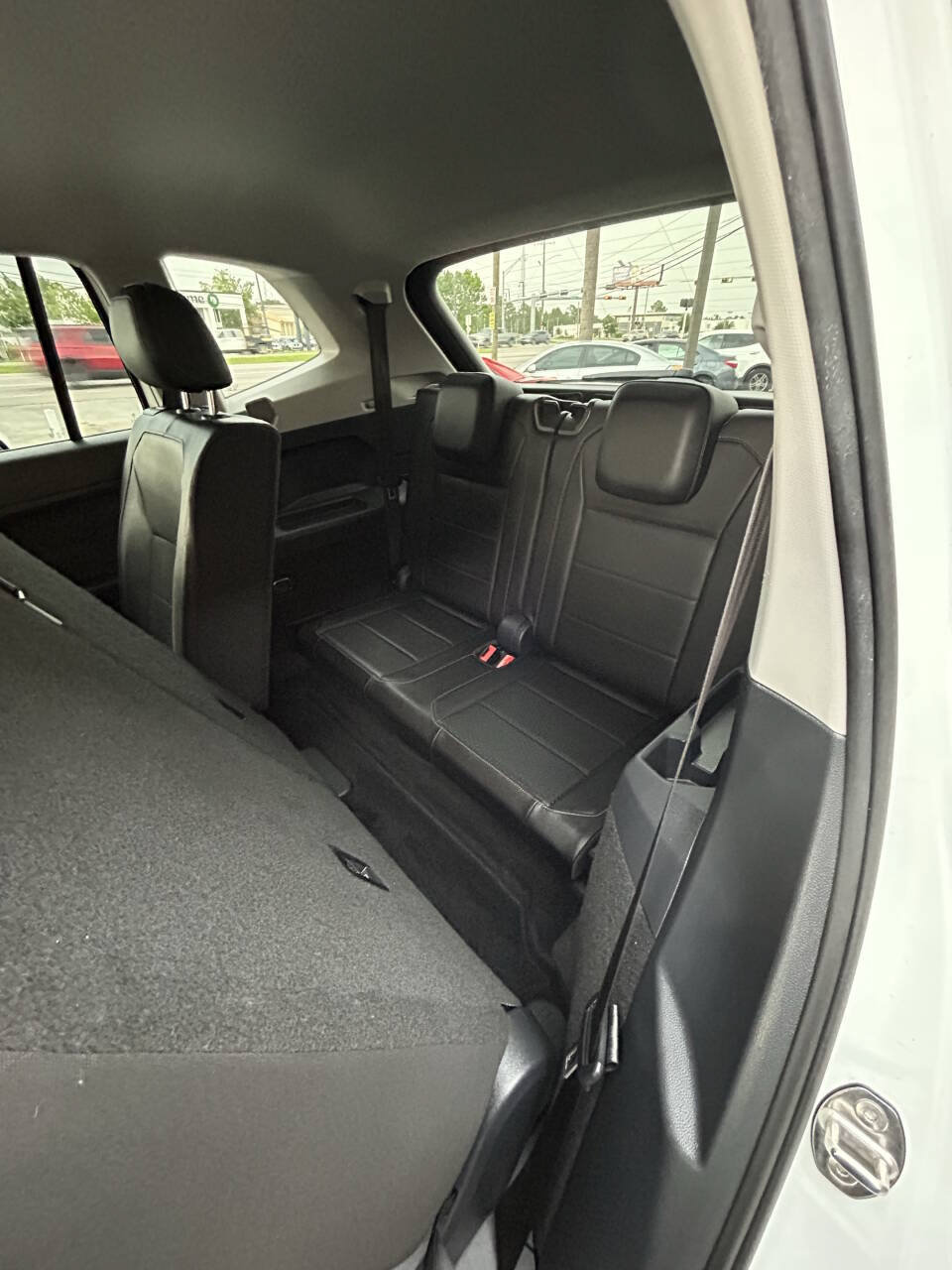 Used 2019 Volkswagen Tiguan SE FWD image 18