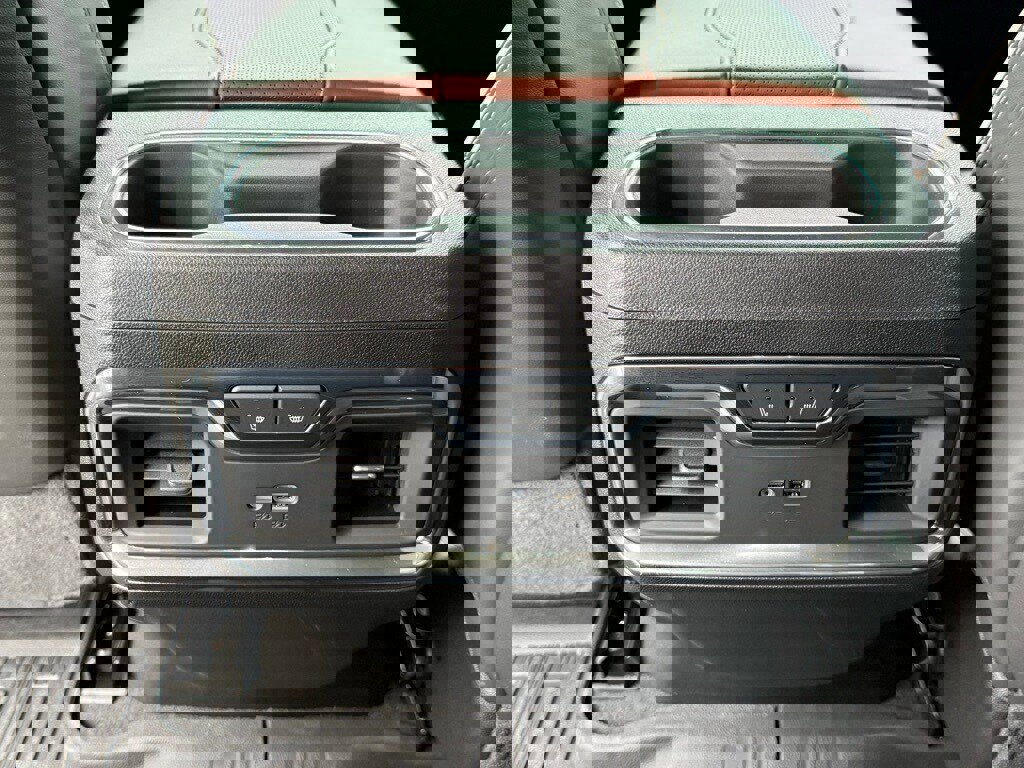 Used 2025 GMC Sierra 2500 Denali Ultimate image 45