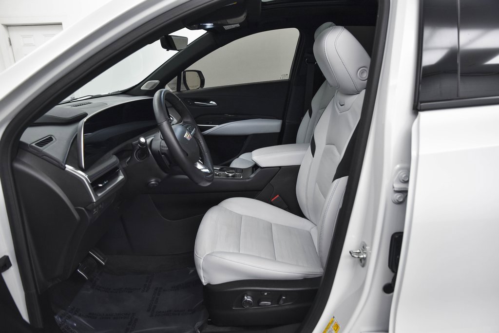 Used 2025 Cadillac XT4 Sport image 11