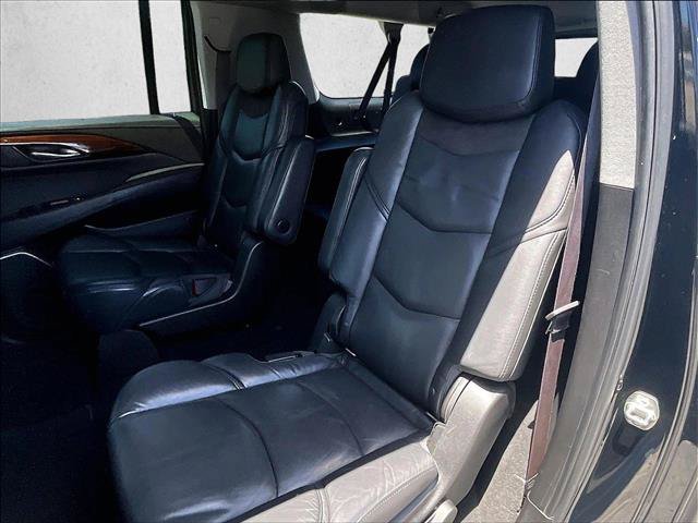 Used 2017 Cadillac Escalade ESV Luxury RWD image 28