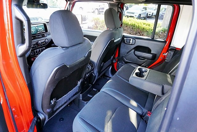 Certified 2025 Jeep Wrangler Unlimited Rubicon 4xe w/ Convenience Group AWD/4WD image 28