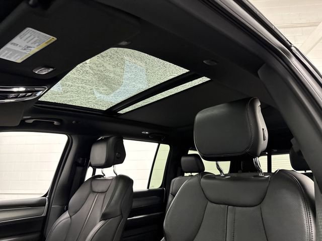 Used 2024 Jeep Wagoneer Series II image 7