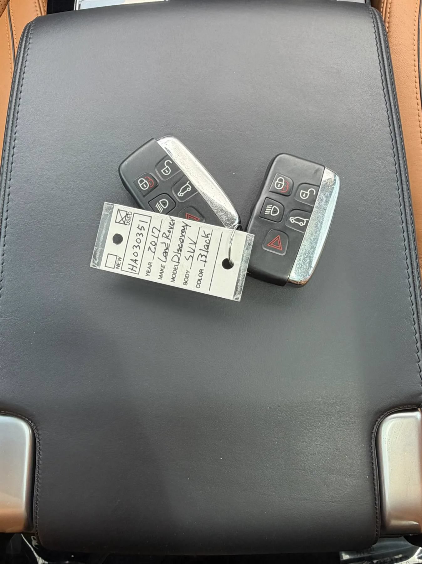 Used 2017 Land Rover Discovery HSE Luxury AWD/4WD image 13