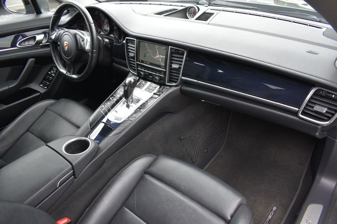 Used 2013 Porsche Panamera 4S image 13