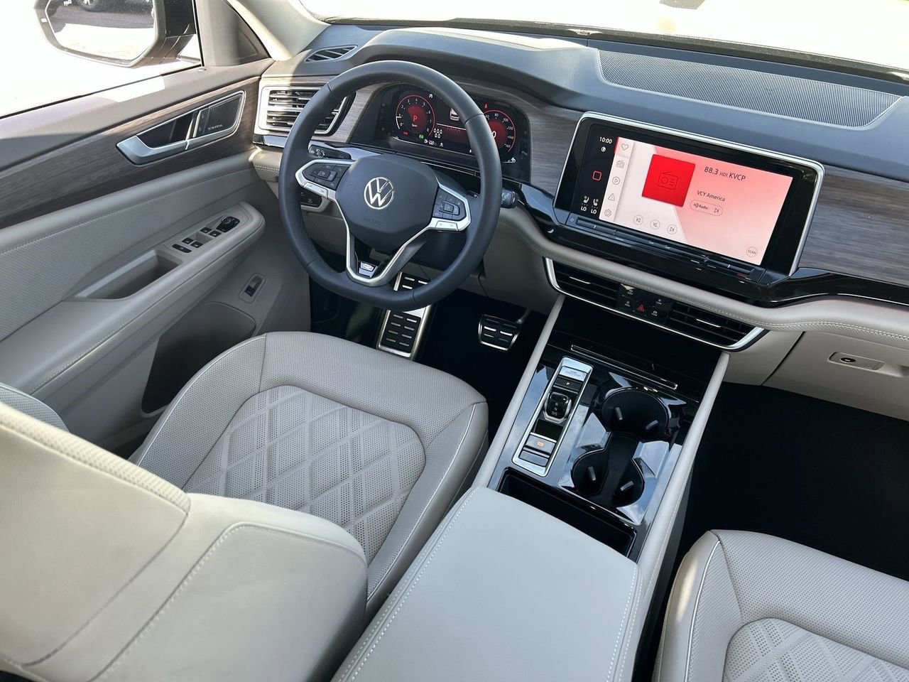 New 2026 Volkswagen Atlas SEL Premium R-Line image 10