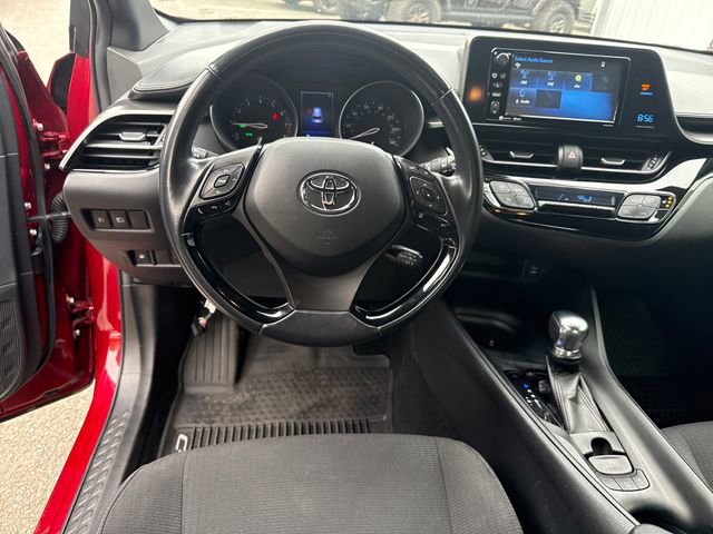 Used 2018 Toyota C-HR XLE FWD image 17
