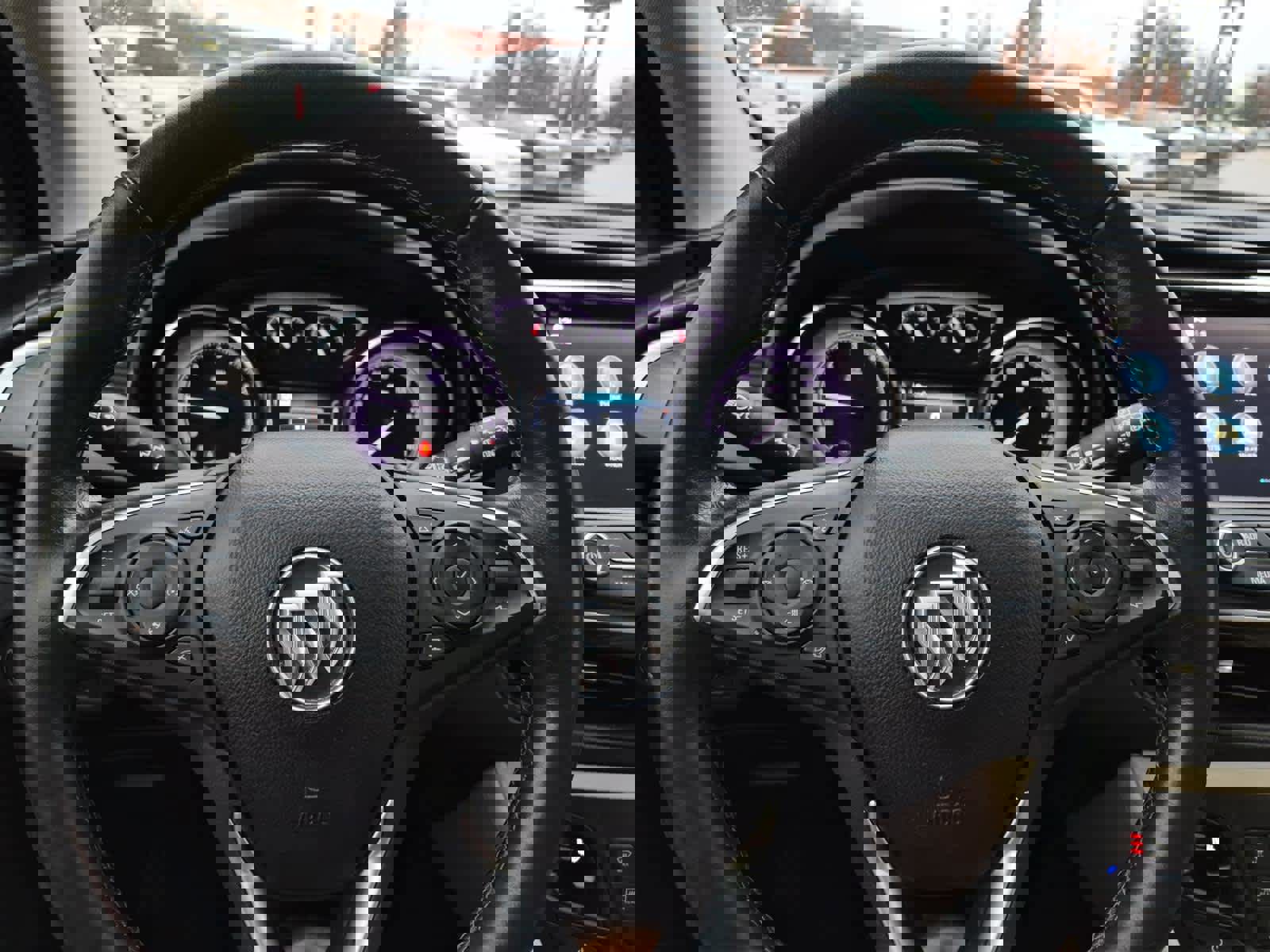 Used 2020 Buick Envision Essence image 19