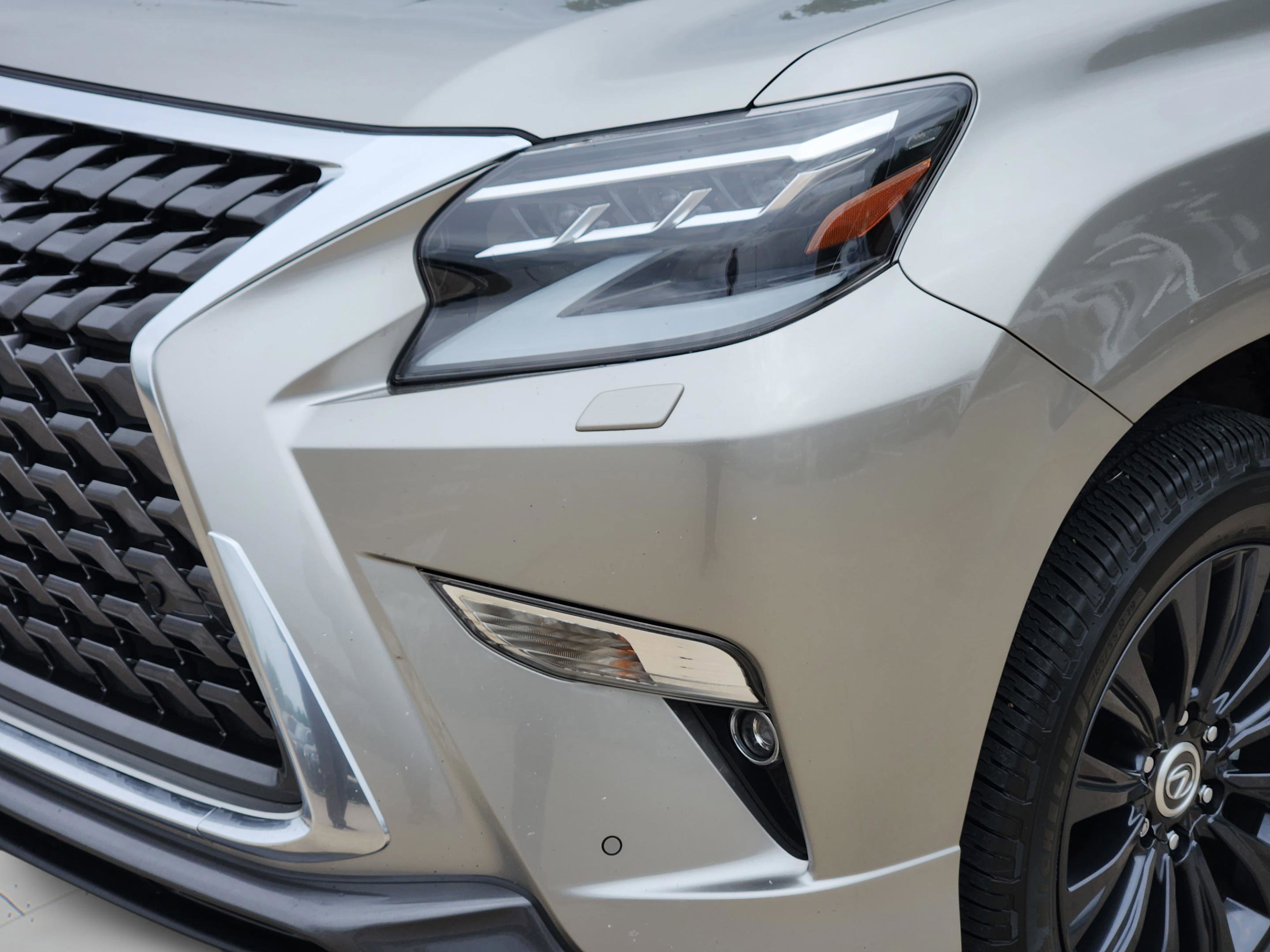 Used 2022 Lexus GX 460 Premium w/ Accessory Package AWD/4WD image 38