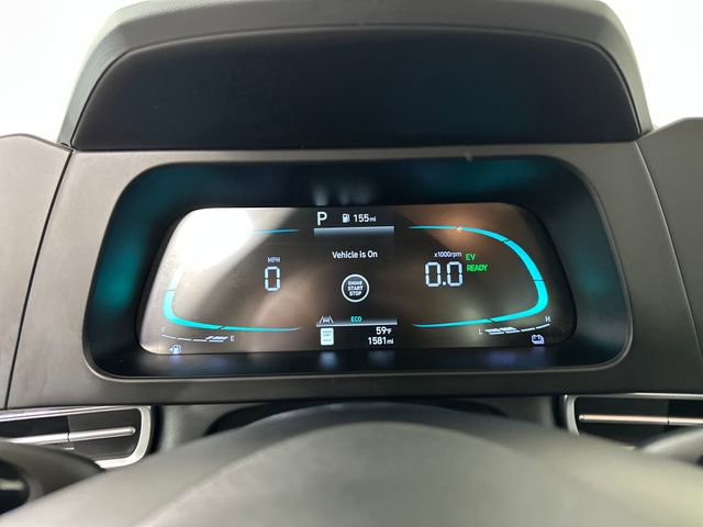 Used 2025 Hyundai Elantra Blue image 17
