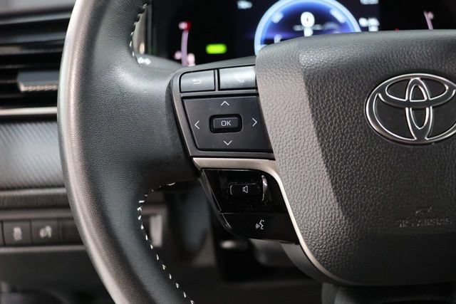 Used 2025 Toyota Camry SE FWD image 22