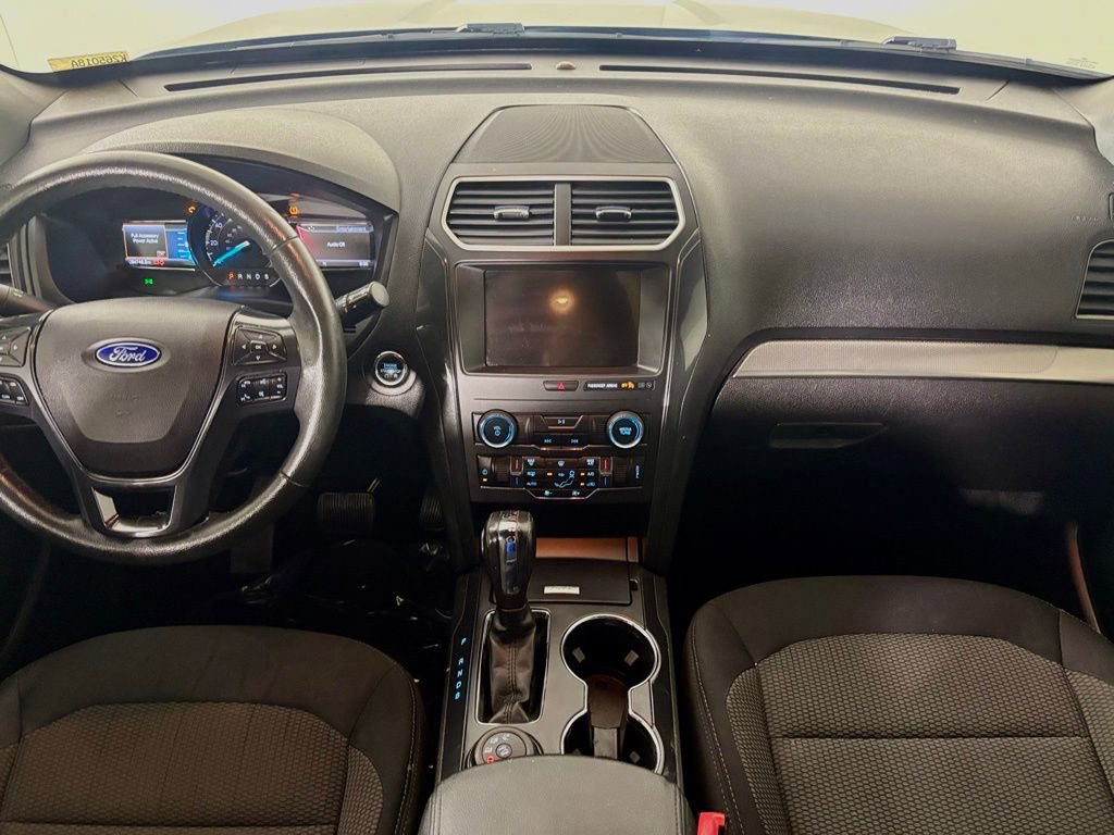 Used 2018 Ford Explorer XLT w/ Equipment Group 201A AWD/4WD image 29