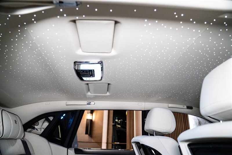 Used 2026 Rolls-Royce Phantom Sedan RWD image 16