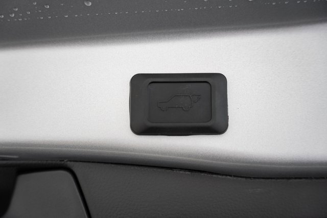 New 2025 Toyota RAV4 XLE Premium image 9