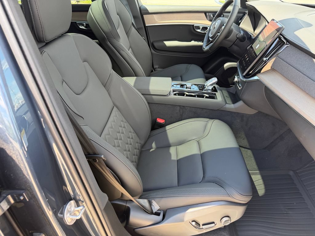 New 2026 Volvo XC90 B6 Plus w/ Protection Package Premier AWD/4WD image 9