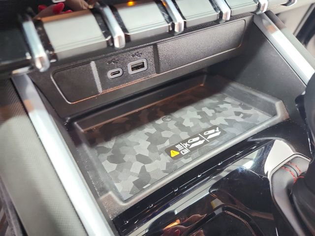 Used 2025 Chevrolet Colorado Z71 w/ Technology Package AWD/4WD image 35