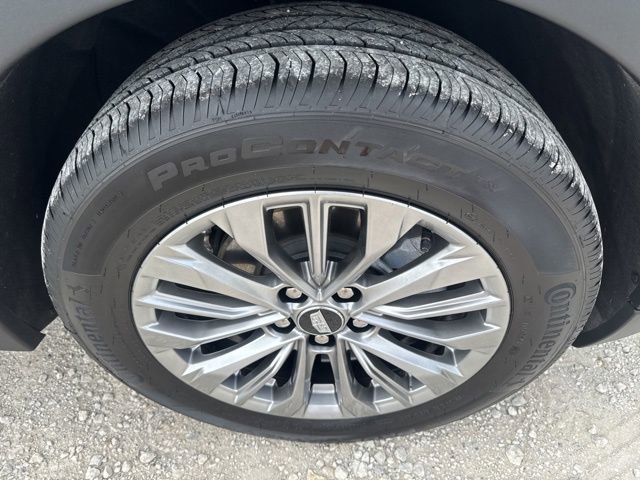 Used 2025 Cadillac XT4 Premium Luxury FWD image 11