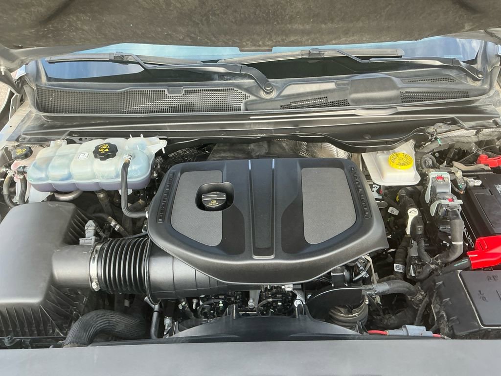 Used 2025 RAM 1500 Laramie AWD/4WD image 25