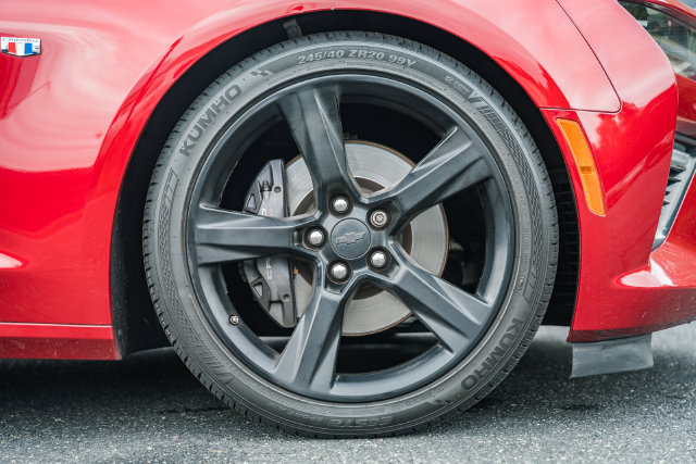 Used 2018 Chevrolet Camaro SS RWD image 23