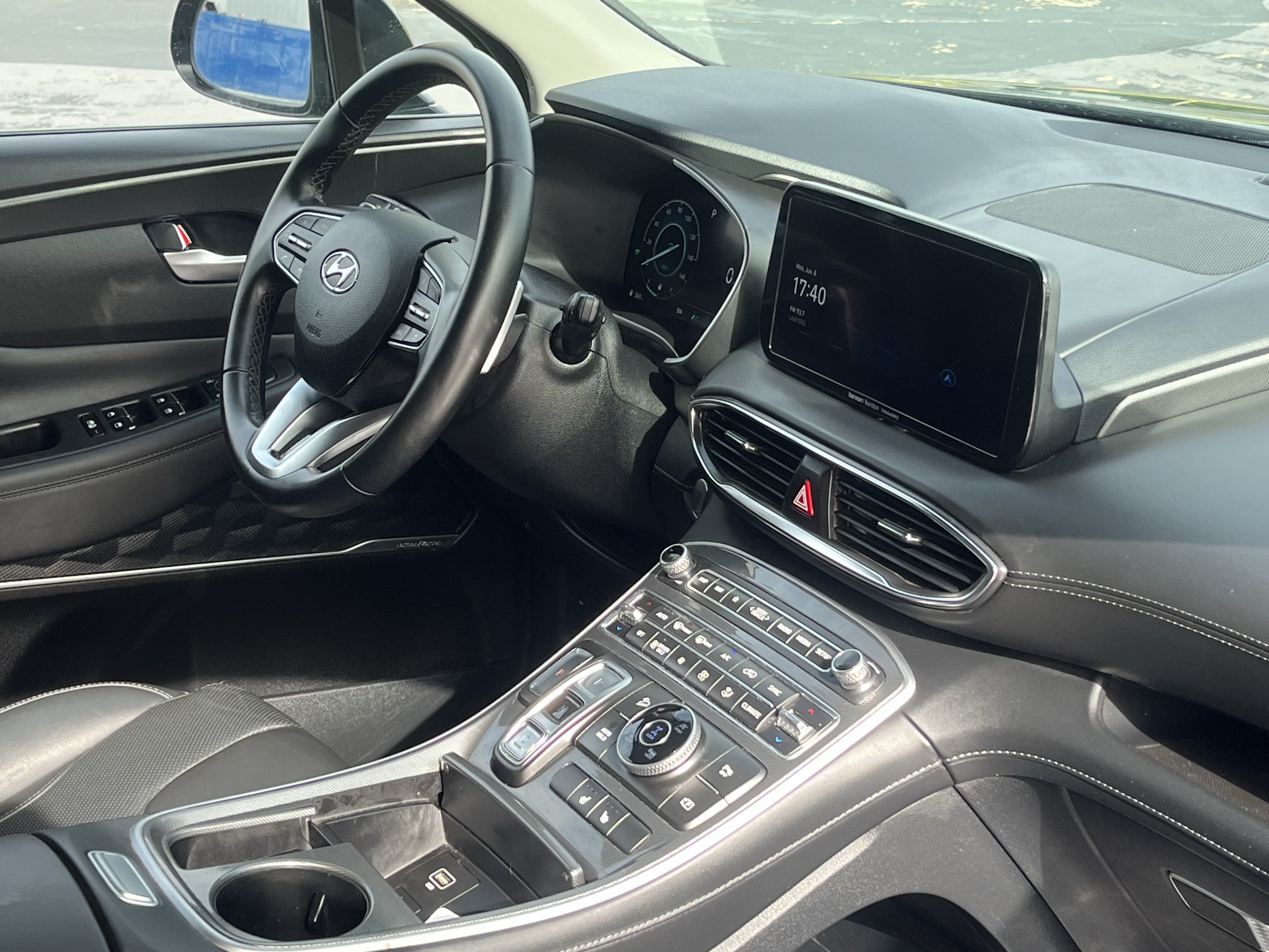 Used 2022 Hyundai Santa Fe SEL Premium AWD/4WD image 16