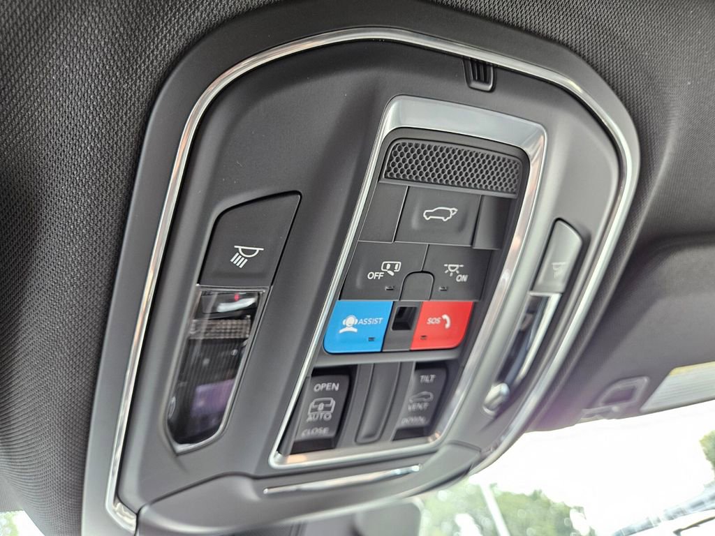 New 2024 Jeep Grand Cherokee Laredo X w/ Luxury Tech Group I image 18