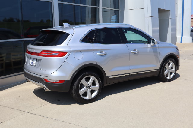 Used 2017 Lincoln MKC Premiere AWD/4WD image 3
