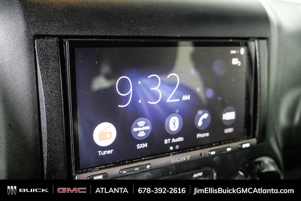 Used 2015 Jeep Wrangler Unlimited Sahara AWD/4WD image 13