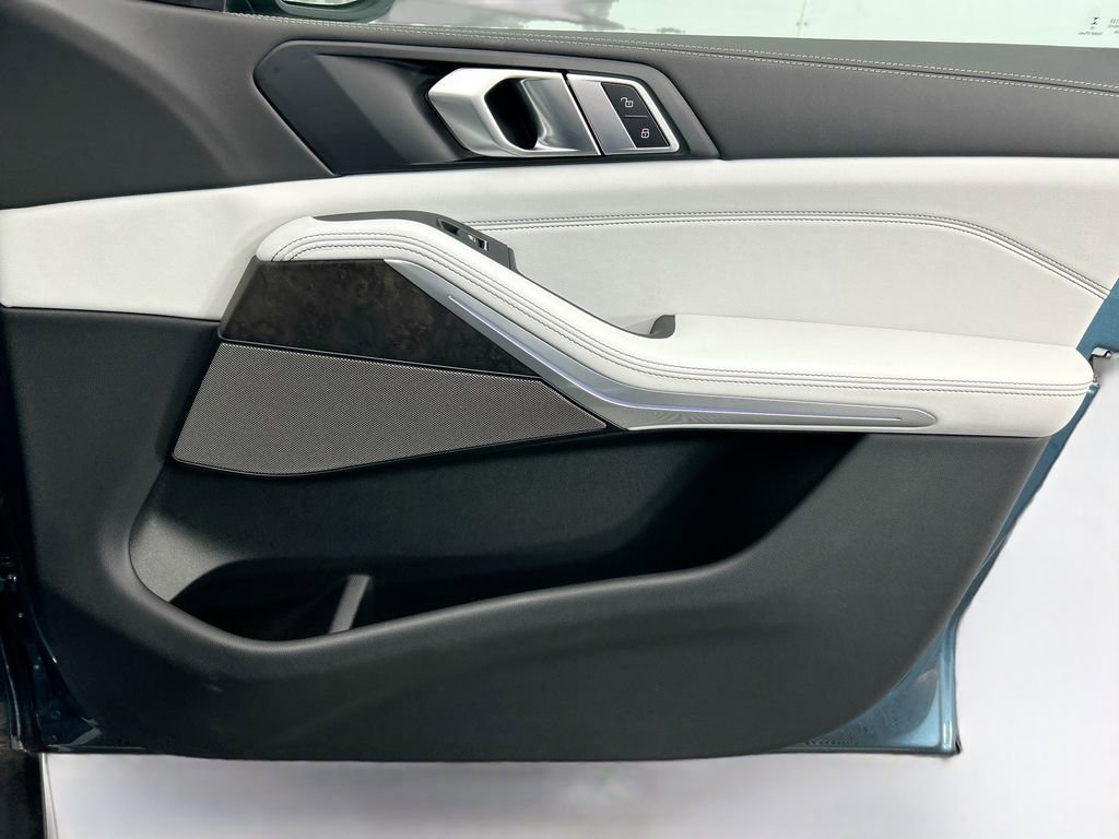 Certified 2026 BMW X5 xDrive40i w/ Climate Comfort Package image 24