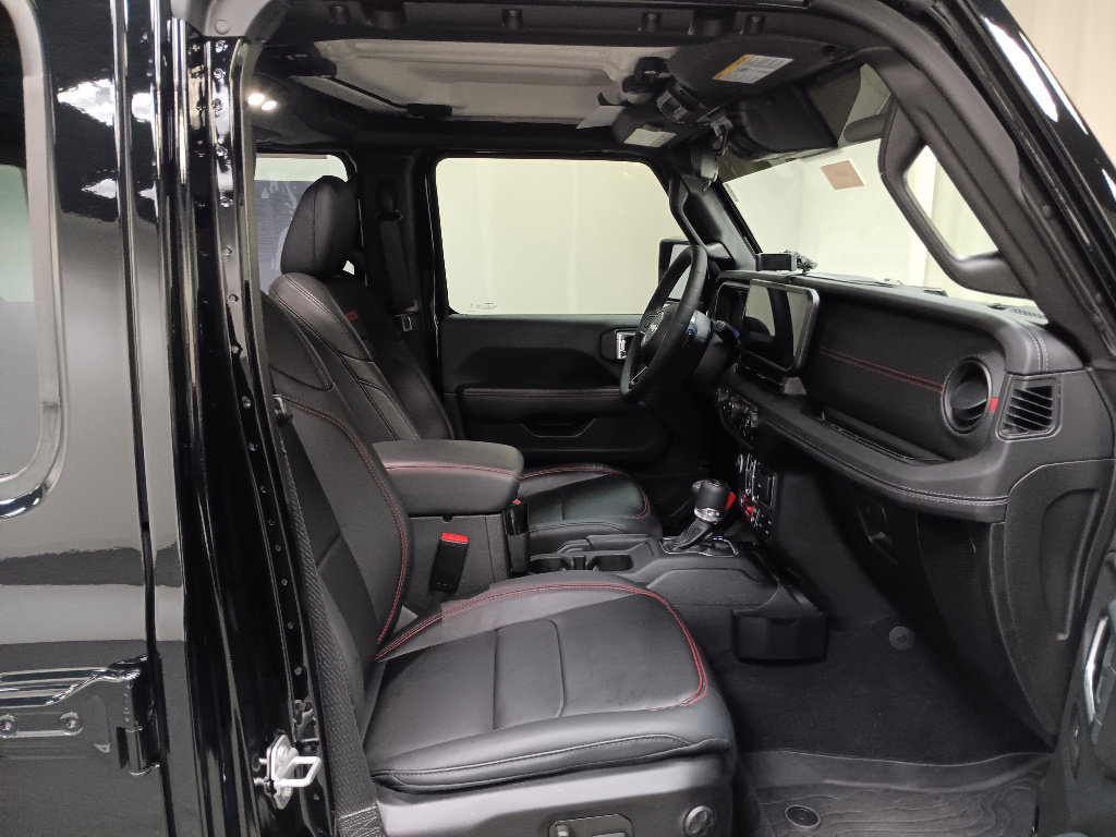 Used 2025 Jeep Wrangler Rubicon w/ Safety Group image 10