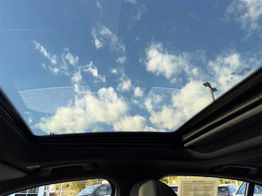 Certified 2025 BMW 330i xDrive Sedan w/ Premium Package image 33