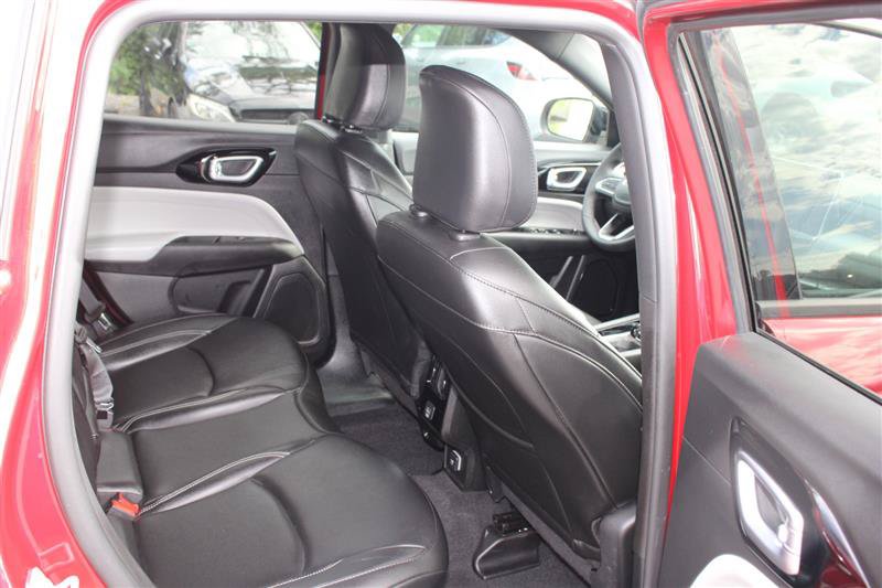 Used 2026 Jeep Compass Limited AWD/4WD image 12