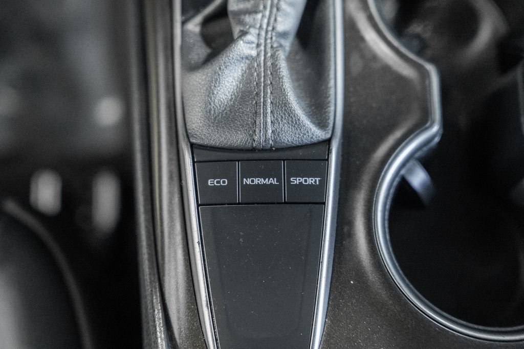 Used 2024 Toyota Camry SE FWD image 21