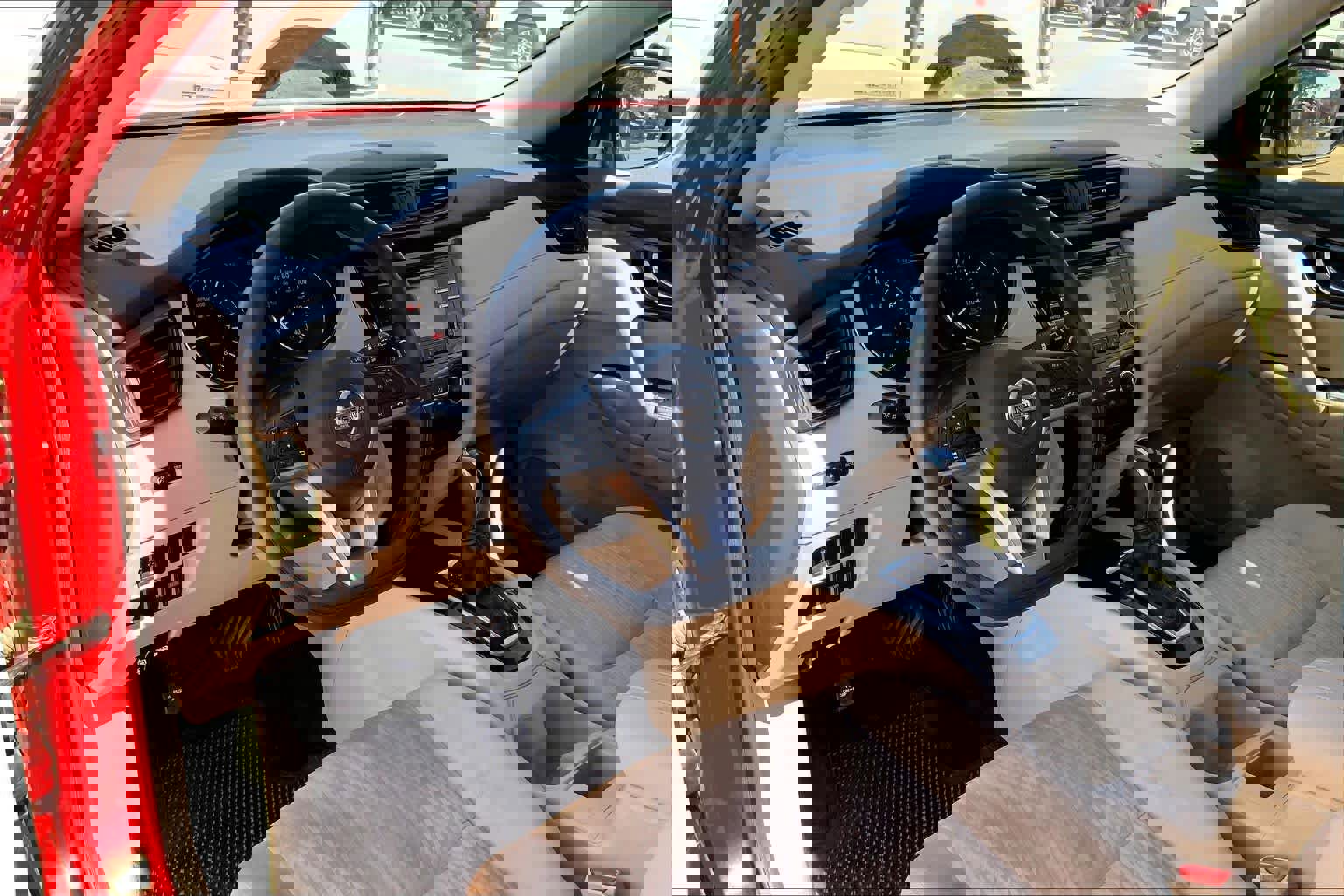 Used 2017 Nissan Rogue S FWD image 17