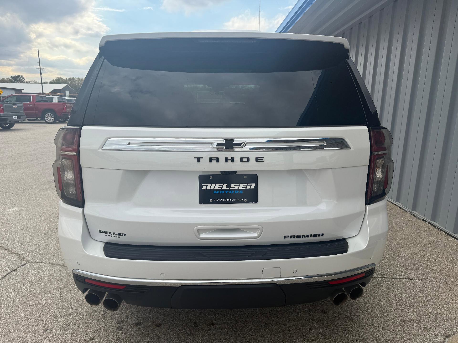 Used 2024 Chevrolet Tahoe Premier w/ Premium Package image 4