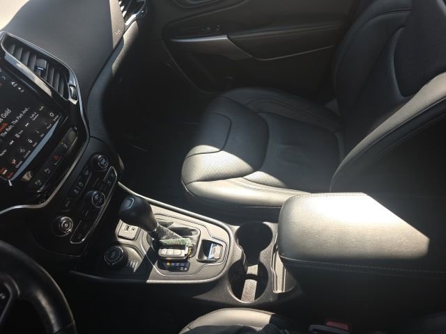 Used 2020 Jeep Cherokee High Altitude image 24