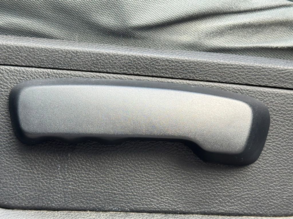 Used 2017 RAM 1500 Classic SLT image 17